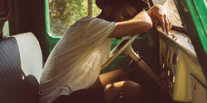 专业指南：数据中心精密空调清洗与静电地板维护全流程，从清洁剂选择到商业清洗实践