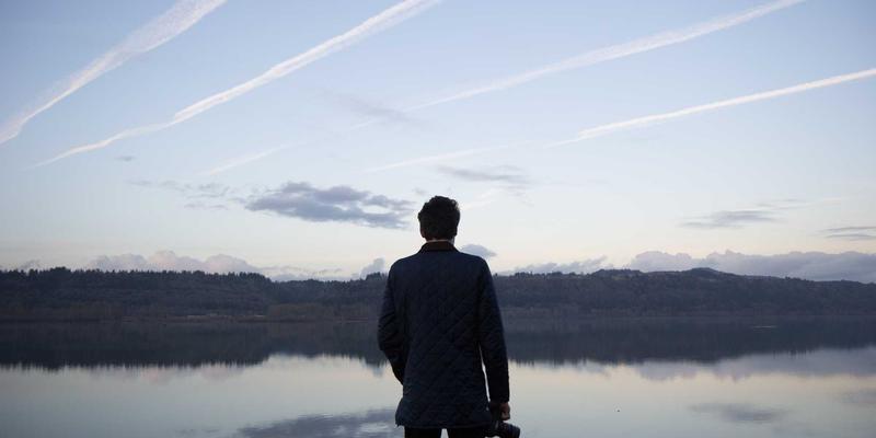 专业清洁服务如何优化大型物流仓储中心地面维护：提升运营效率与降低设备磨损的完整方案