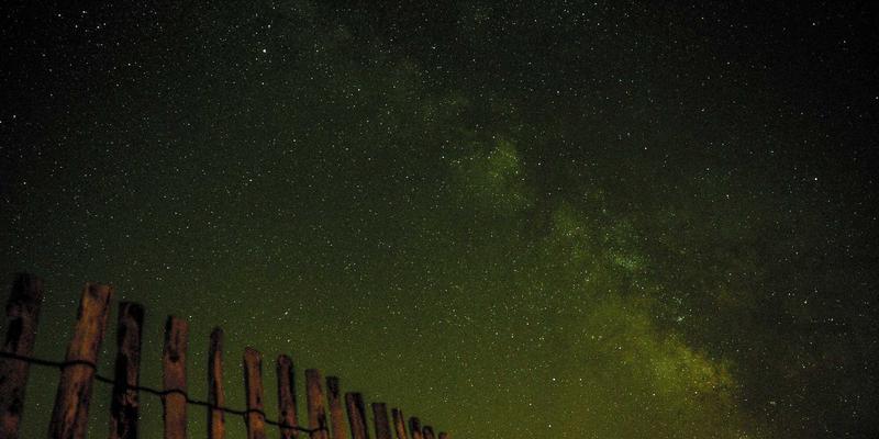 商业新风系统管道清洗：专业清洁工具与清洁剂如何重塑室内空气质量