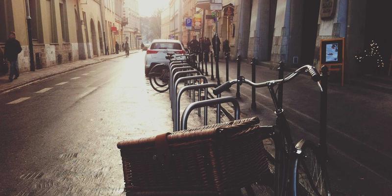 守护银发健康：养老机构环境清洁与感染预防的三大核心措施