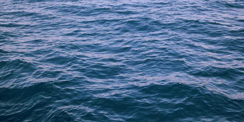 揭秘高端酒店客房深层清洁服务：专业流程与布草卫生管理标准