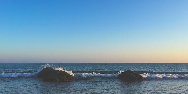 酒店布草深层清洁与微生物控制：专业清洁服务如何守护宾客健康