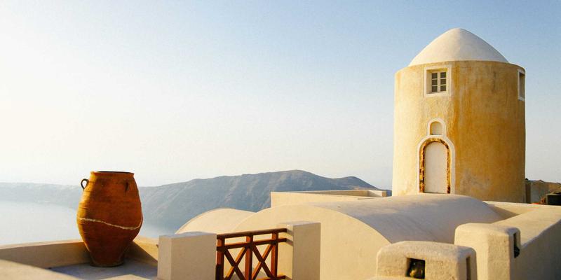 高空玻璃幕墙清洁安全操作规程：从专业清洁剂选择到家庭保洁消毒的延伸启示